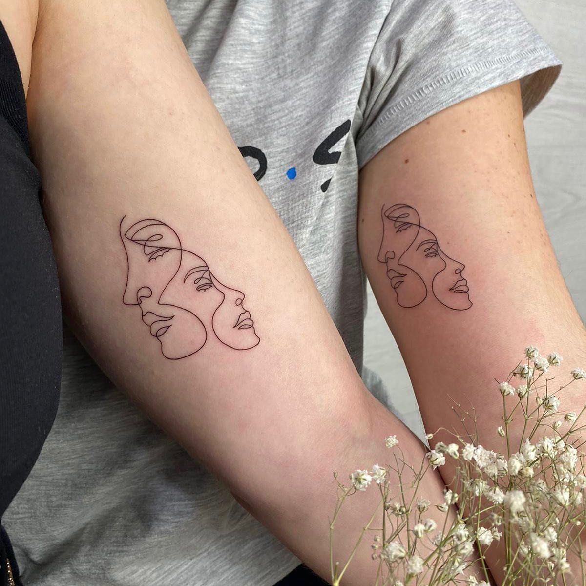Tatuaje de matching en antebrazo, línea fina Sinkply Madrid