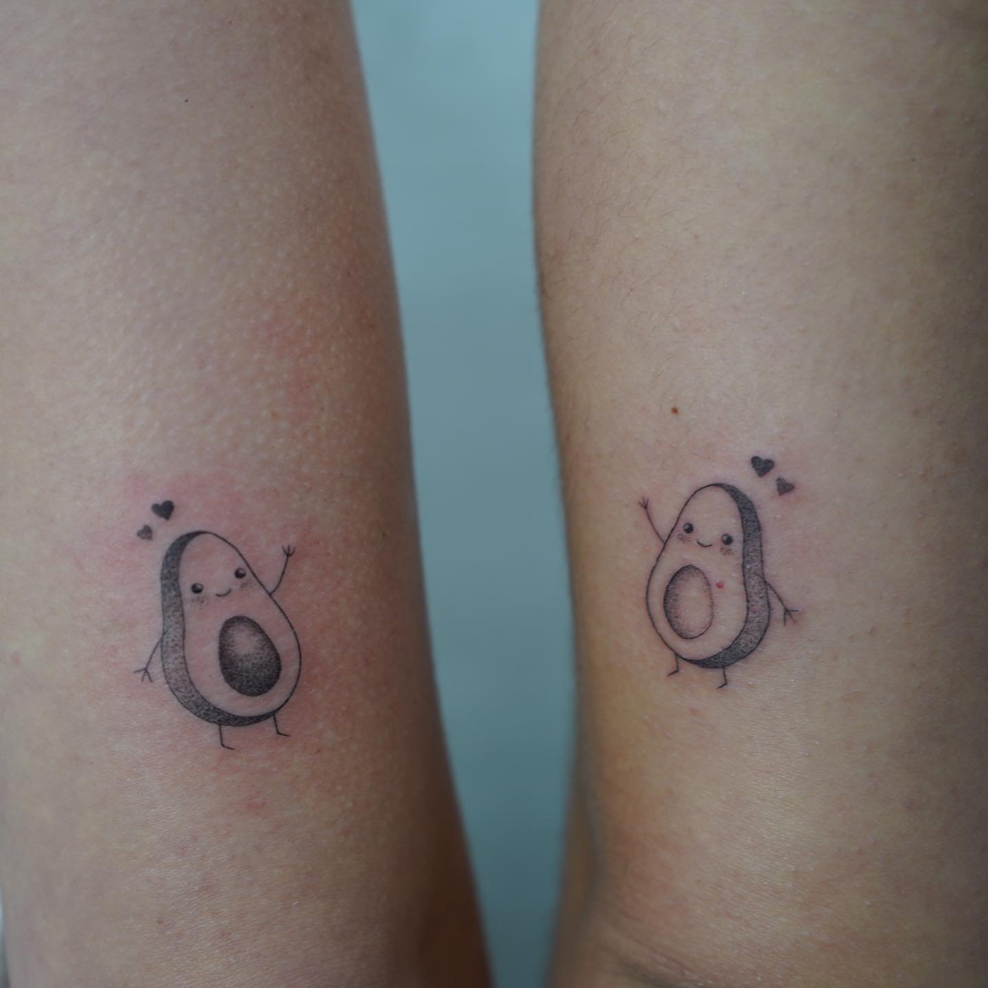 Tatuaje de matching en antebrazo, línea fina Sinkply Madrid