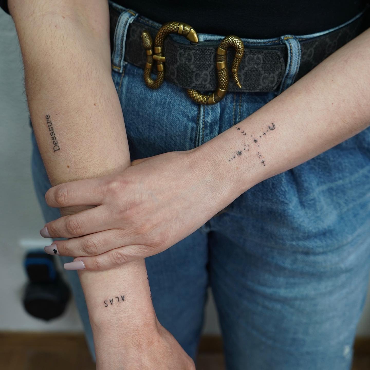Tatuaje de matching en antebrazo, línea fina Sinkply Madrid