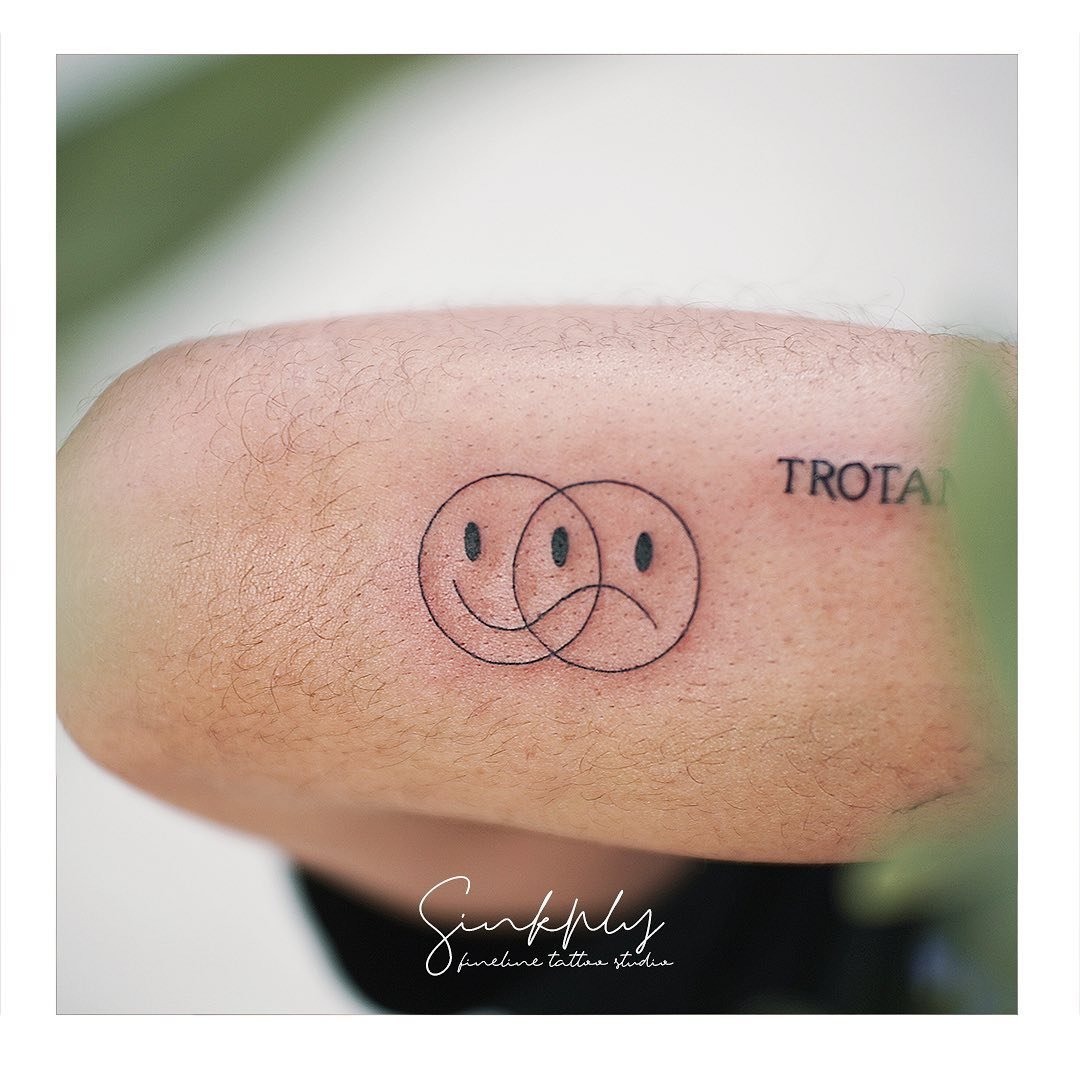 Tatuaje de matching en antebrazo, línea fina Sinkply Madrid