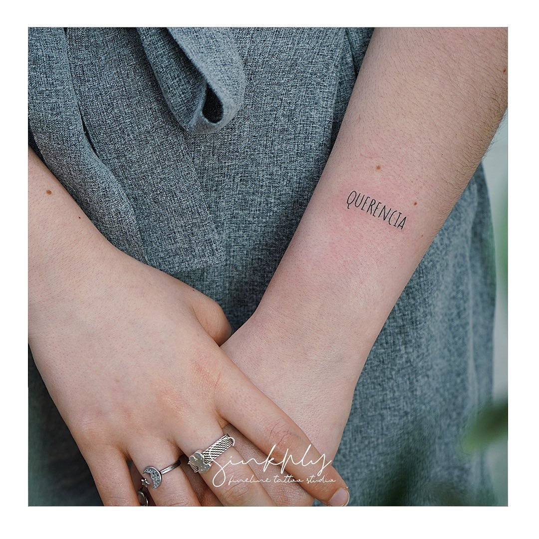 Tatuaje de matching en antebrazo, línea fina Sinkply Madrid