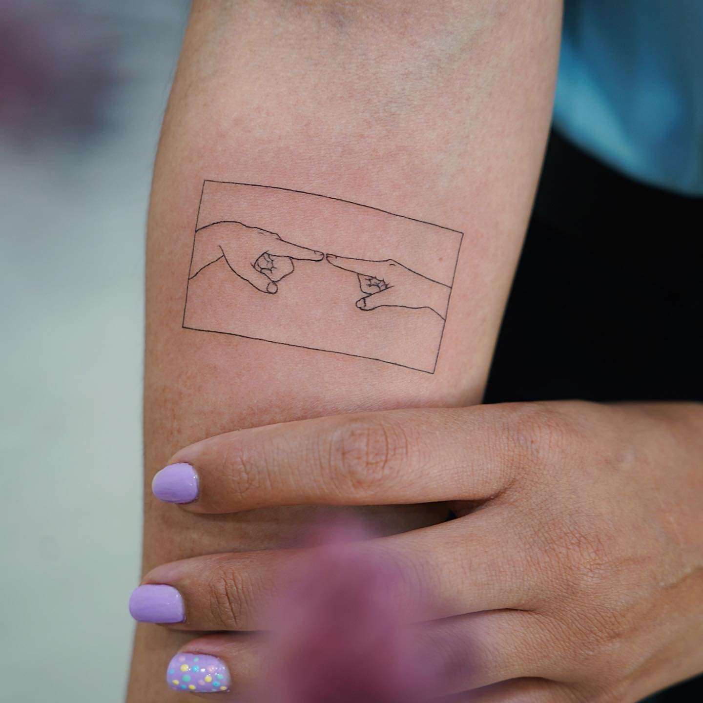 Tatuaje de matching en antebrazo, línea fina Sinkply Madrid