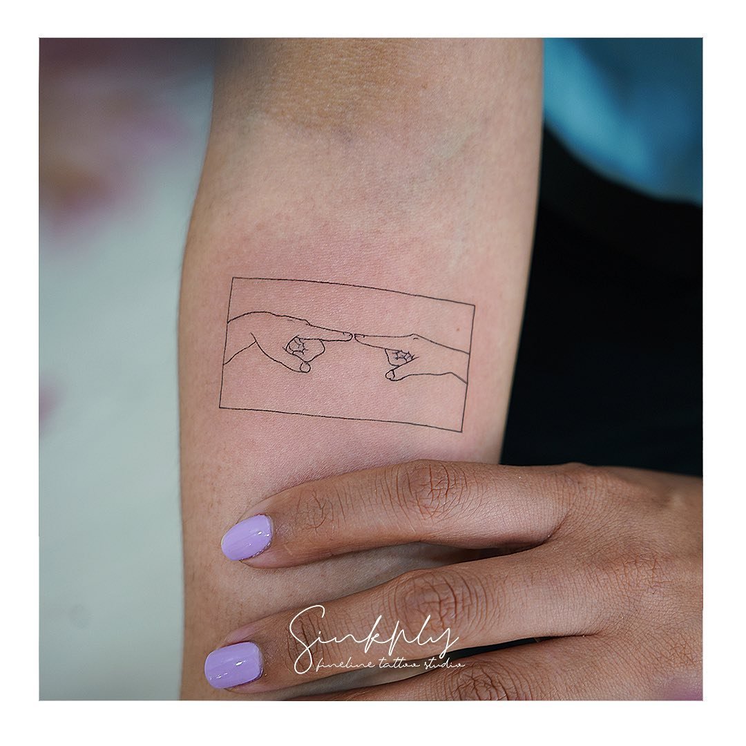 Tatuaje de matching en antebrazo, línea fina Sinkply Madrid