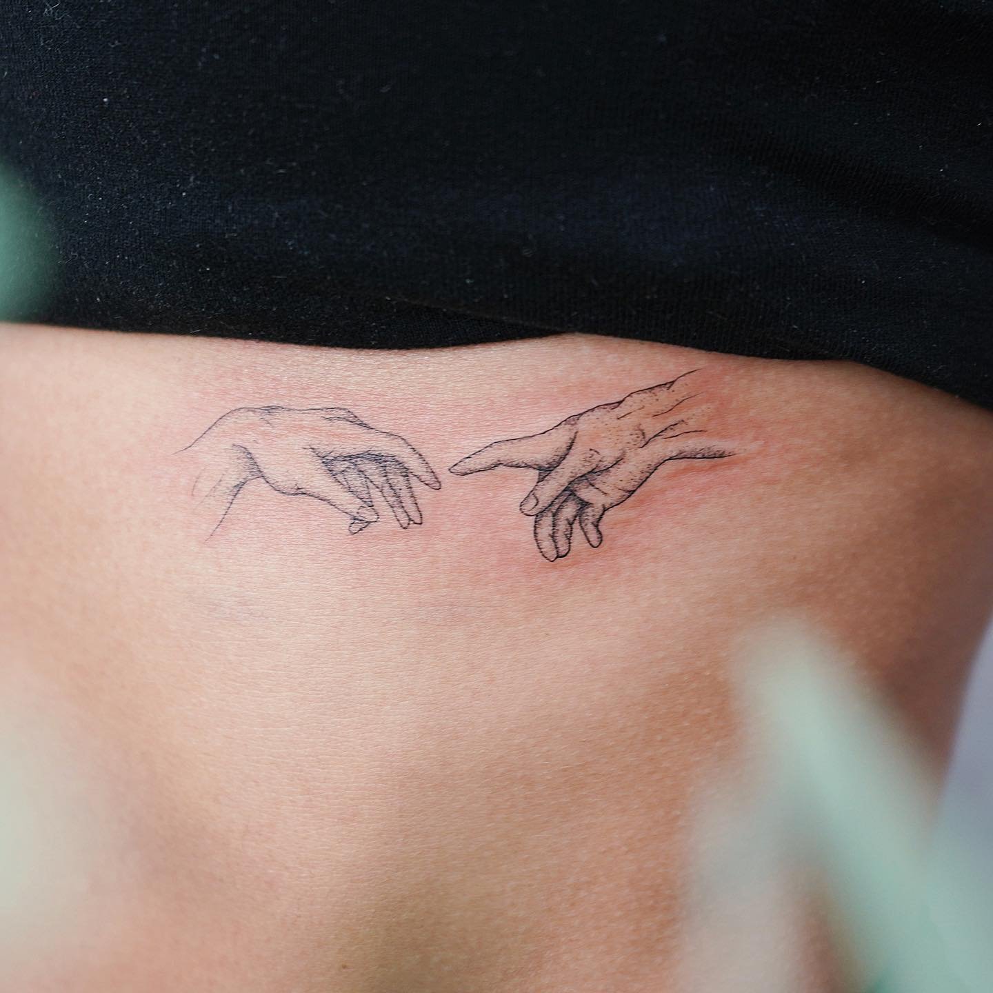 Tatuaje de matching en antebrazo, línea fina Sinkply Madrid