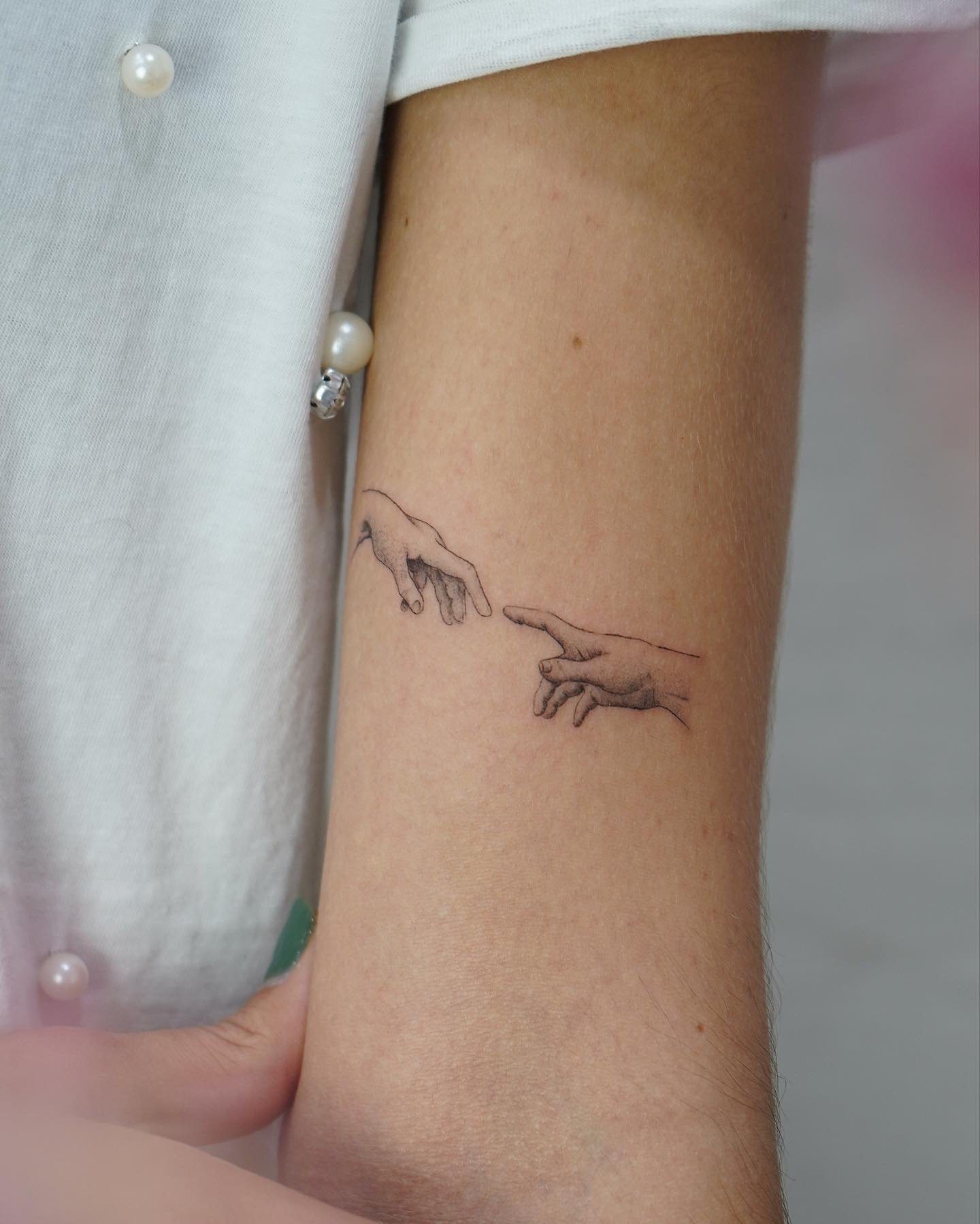 Tatuaje de matching en antebrazo, línea fina Sinkply Madrid