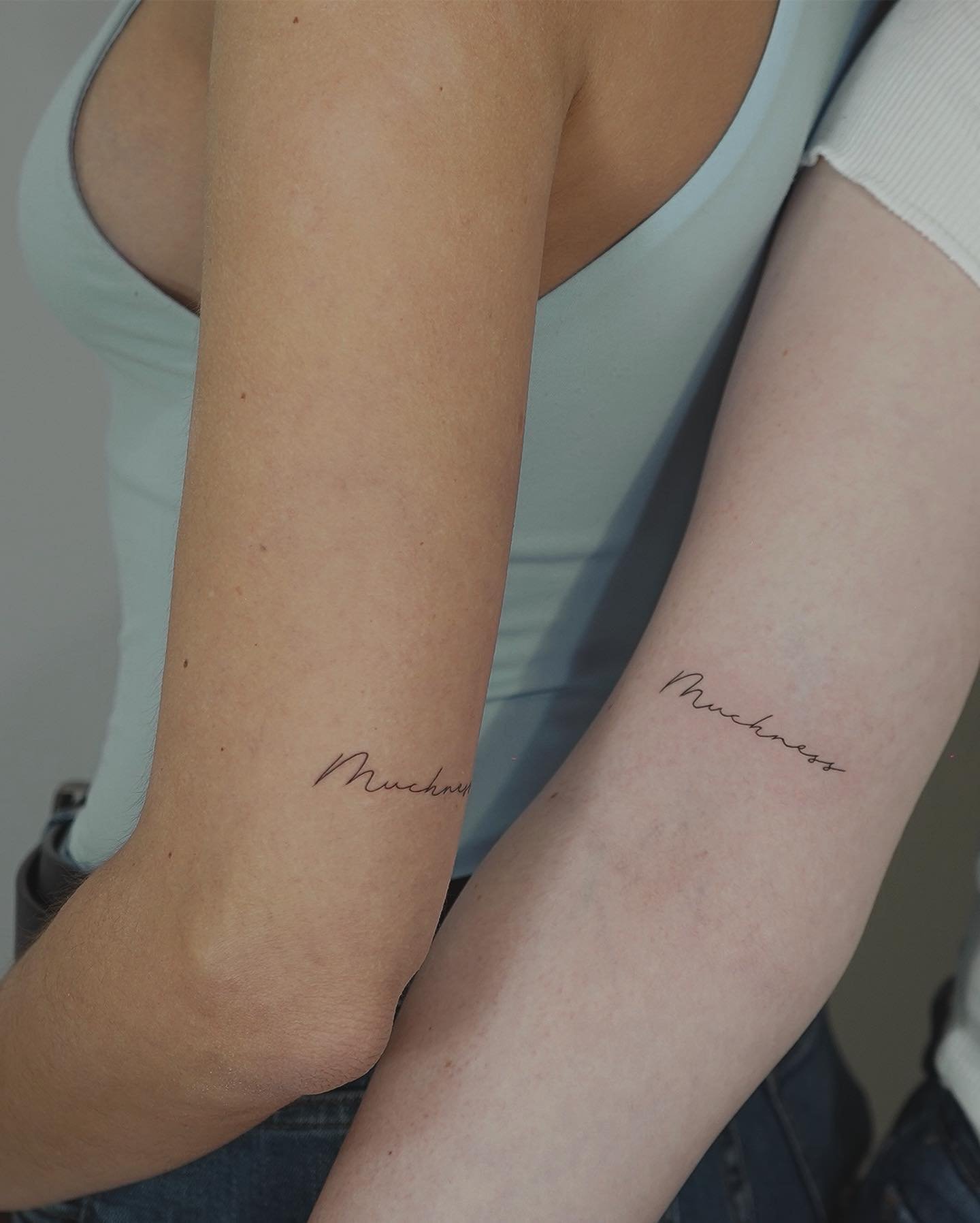 Tatuaje de matching en antebrazo, línea fina Sinkply Madrid