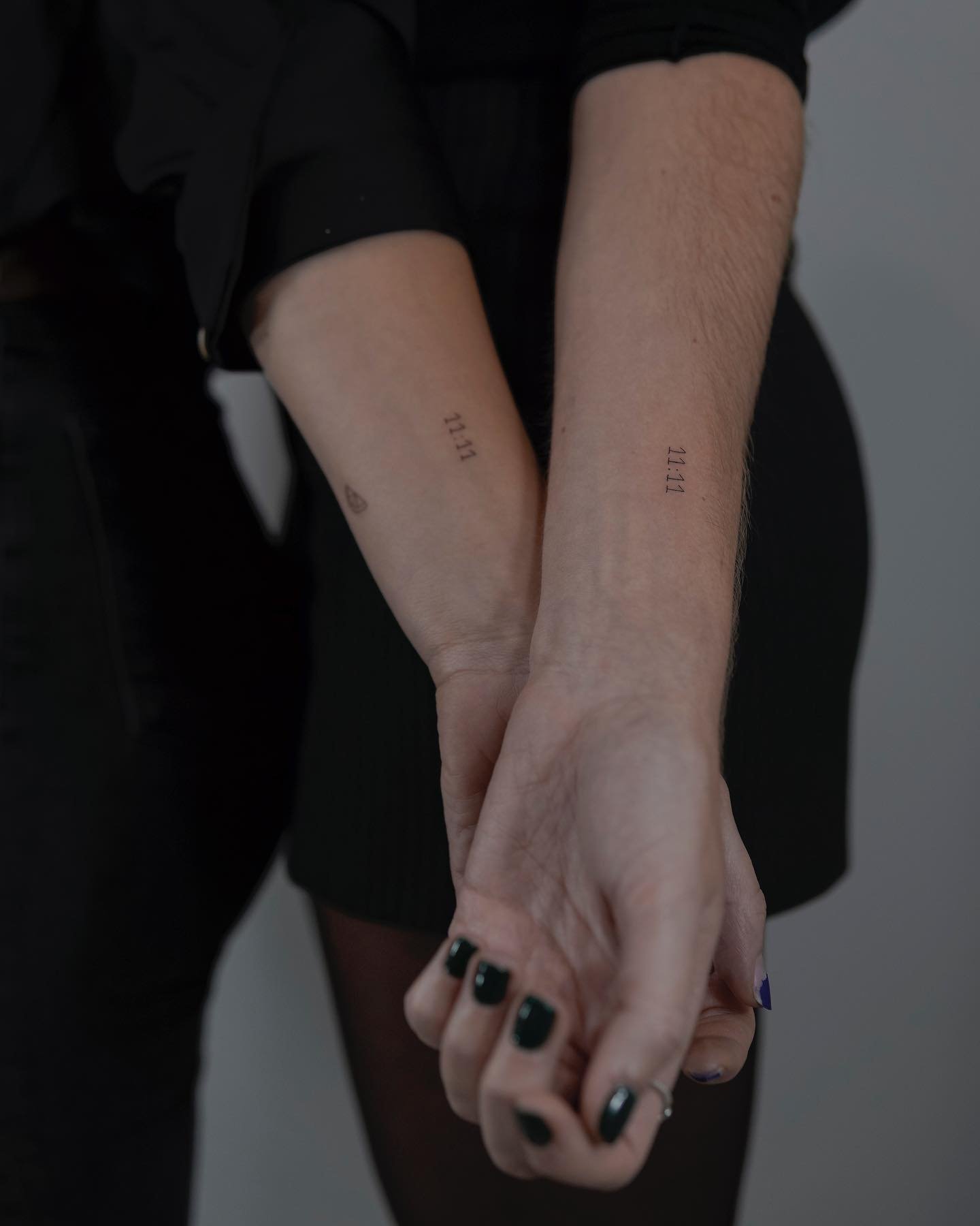 Tatuaje de matching en antebrazo, línea fina Sinkply Madrid