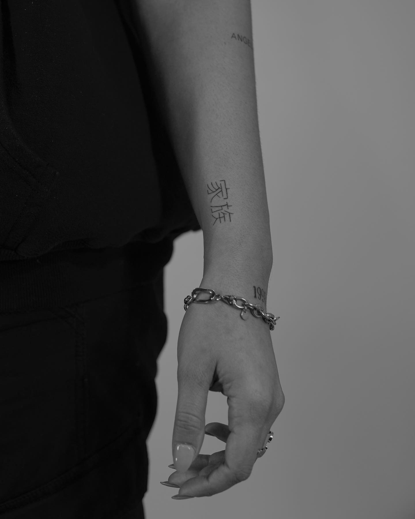 Tatuaje de matching en antebrazo, línea fina Sinkply Madrid