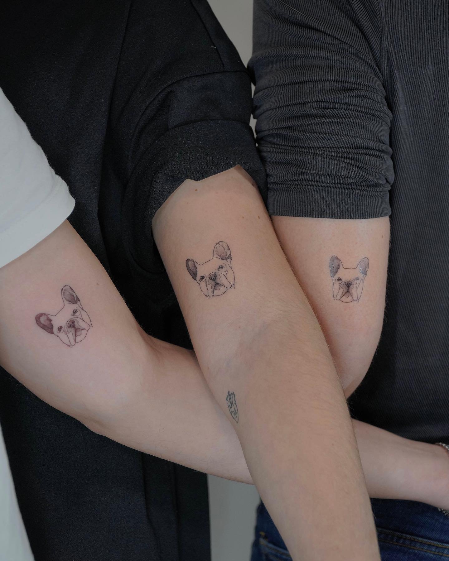 Tatuaje de matching en antebrazo, línea fina Sinkply Madrid