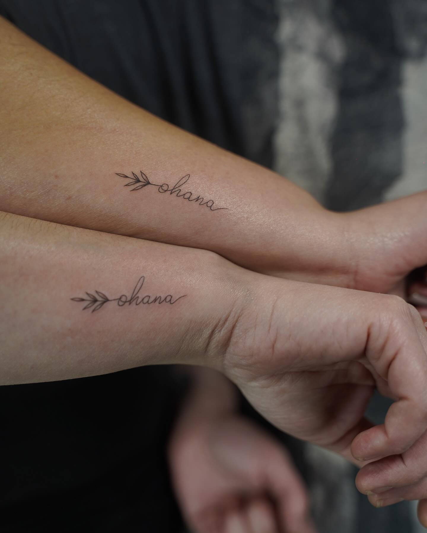 Tatuaje de matching en antebrazo, línea fina Sinkply Madrid