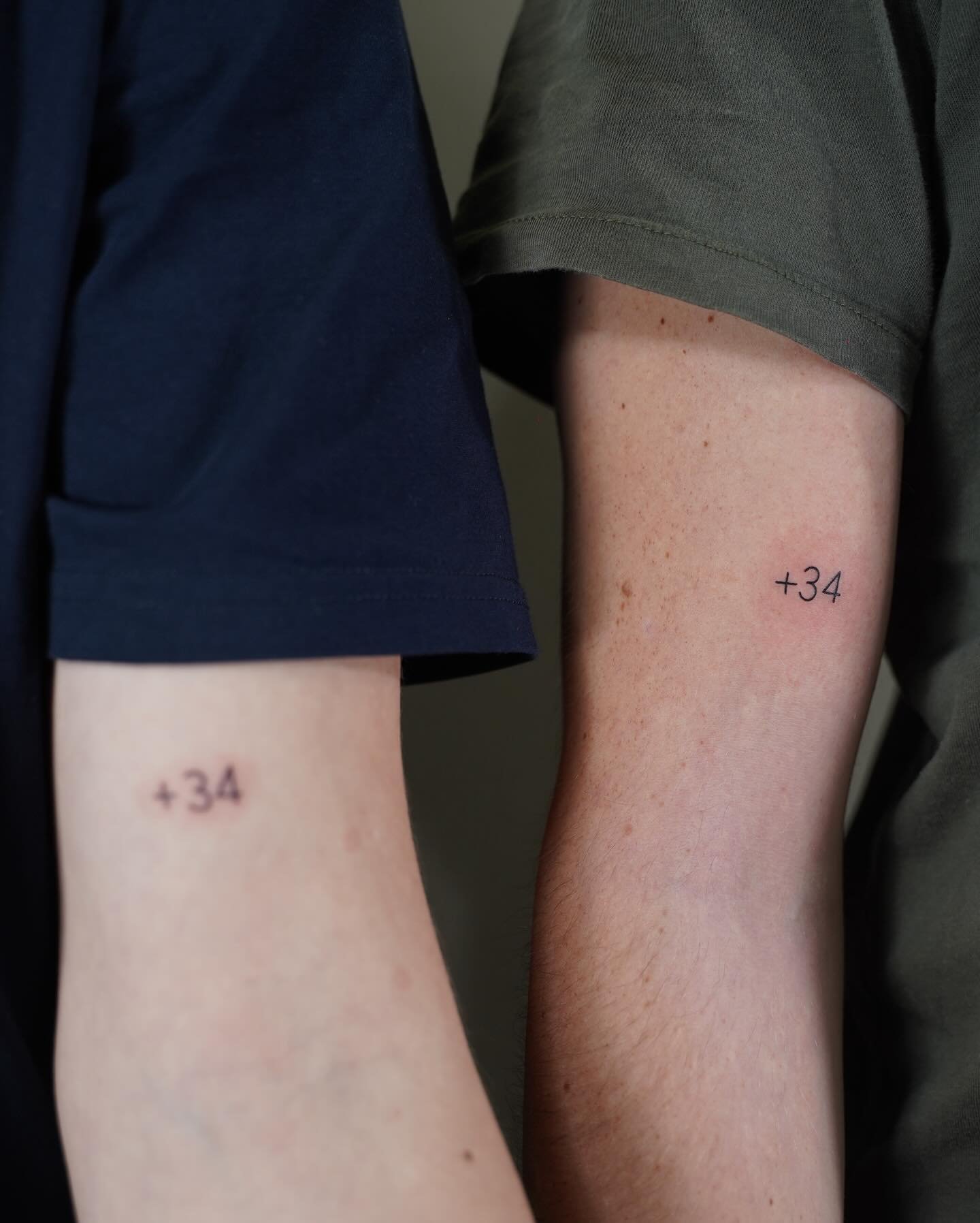 Tatuaje de matching en antebrazo, línea fina Sinkply Madrid