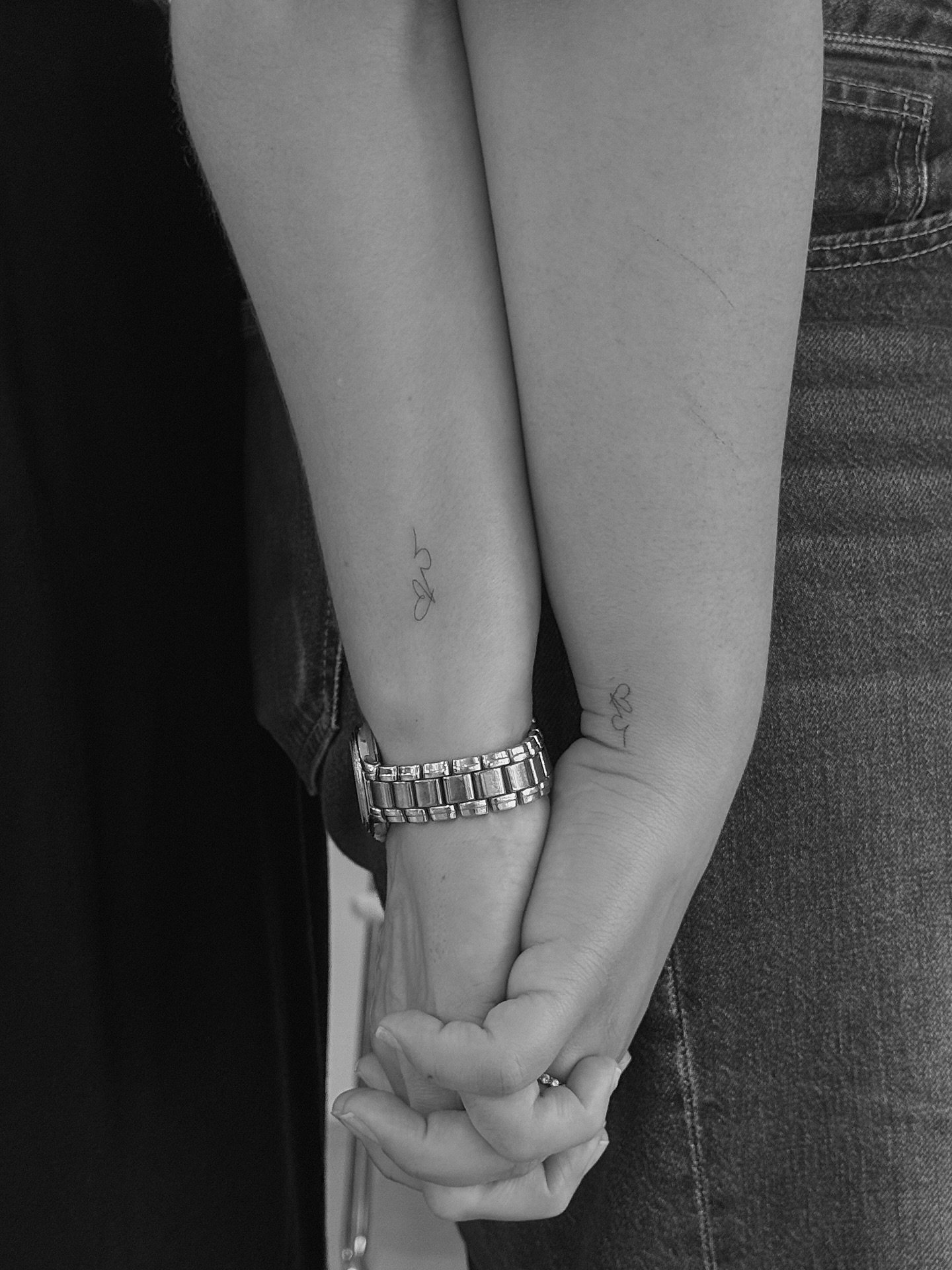 Tatuaje de matching en antebrazo, línea fina Sinkply Madrid