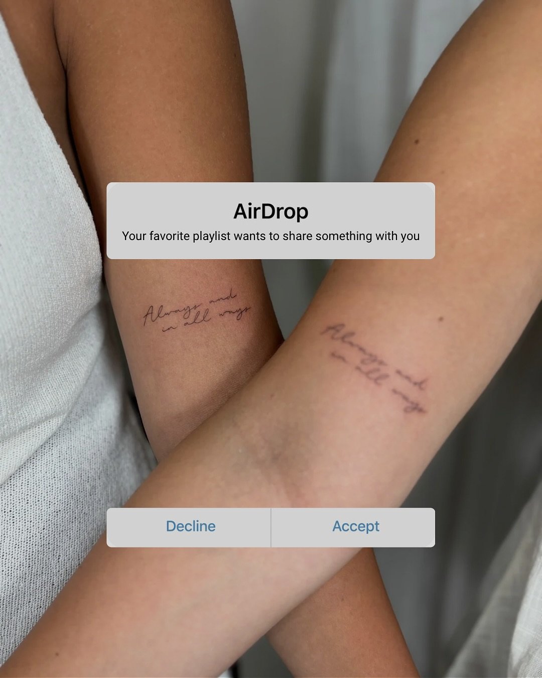 Tatuaje de matching en antebrazo, línea fina Sinkply Madrid