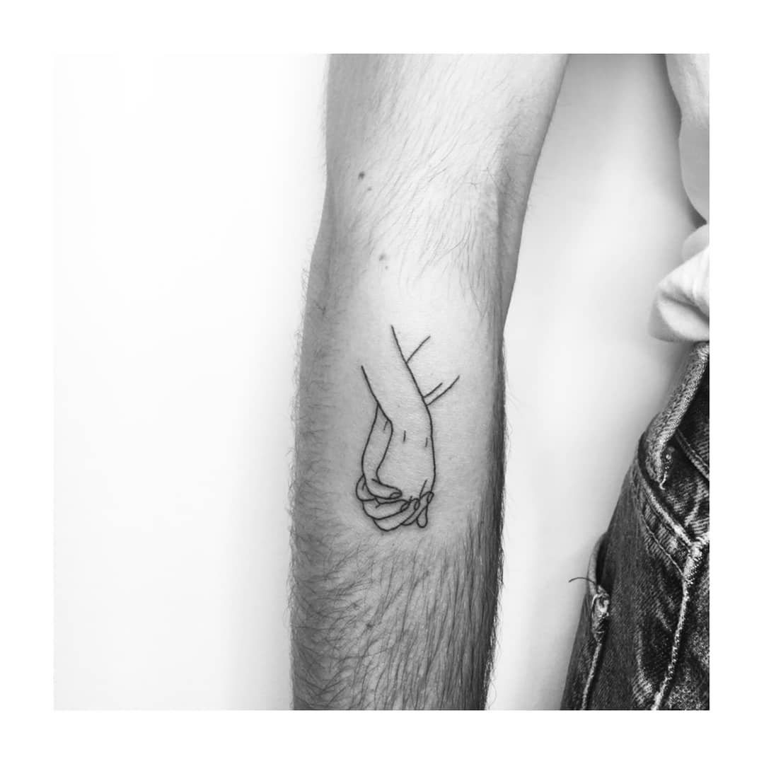 Tatuaje de matching en antebrazo, línea fina Sinkply Madrid