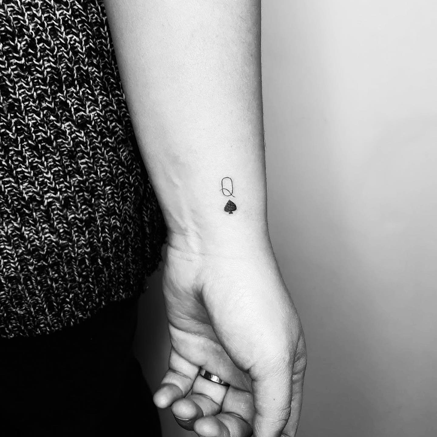 Tatuaje de matching en antebrazo, línea fina Sinkply Madrid