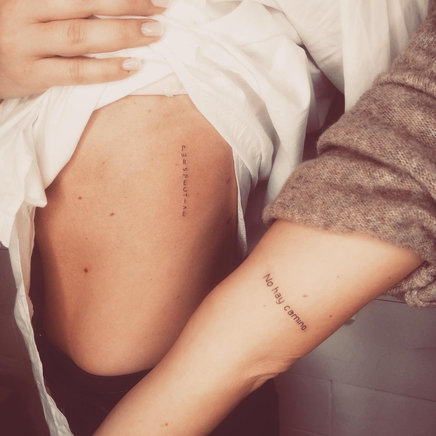Tatuaje de matching en antebrazo, línea fina Sinkply Madrid