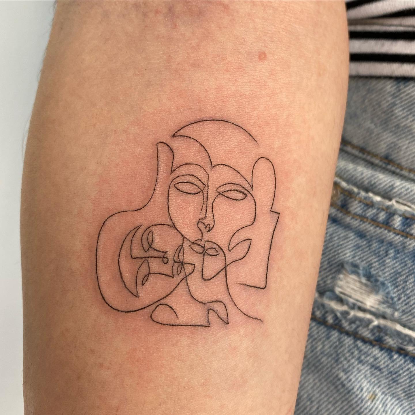 Tatuaje de matching en antebrazo, línea fina Sinkply Madrid