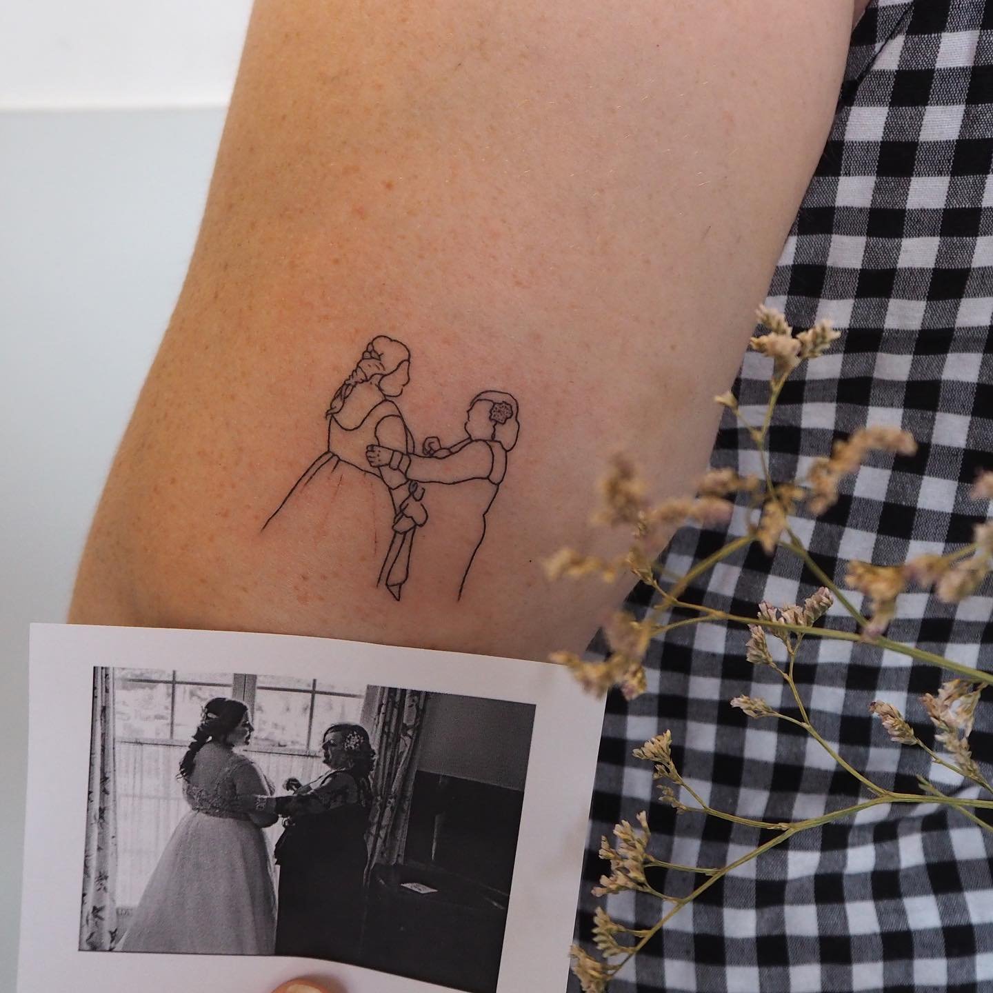 Tatuaje de matching en antebrazo, línea fina Sinkply Madrid