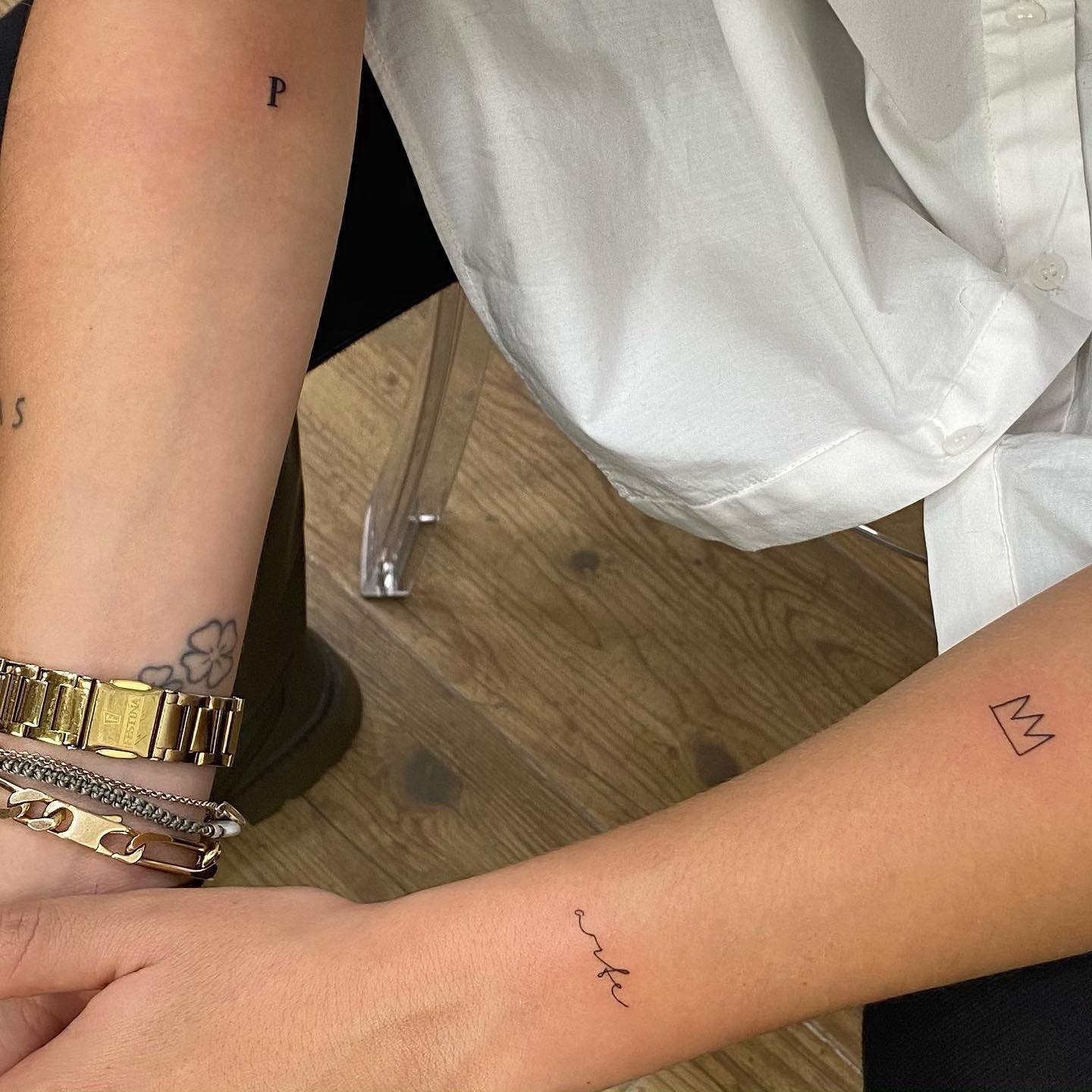 Tatuaje de matching en antebrazo, línea fina Sinkply Madrid