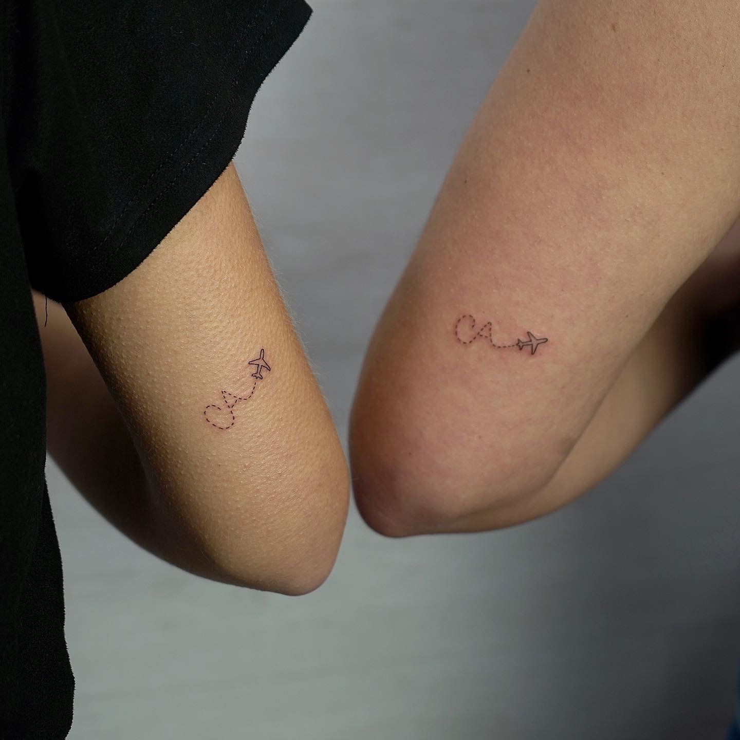 Tatuaje de matching en antebrazo, línea fina Sinkply Madrid