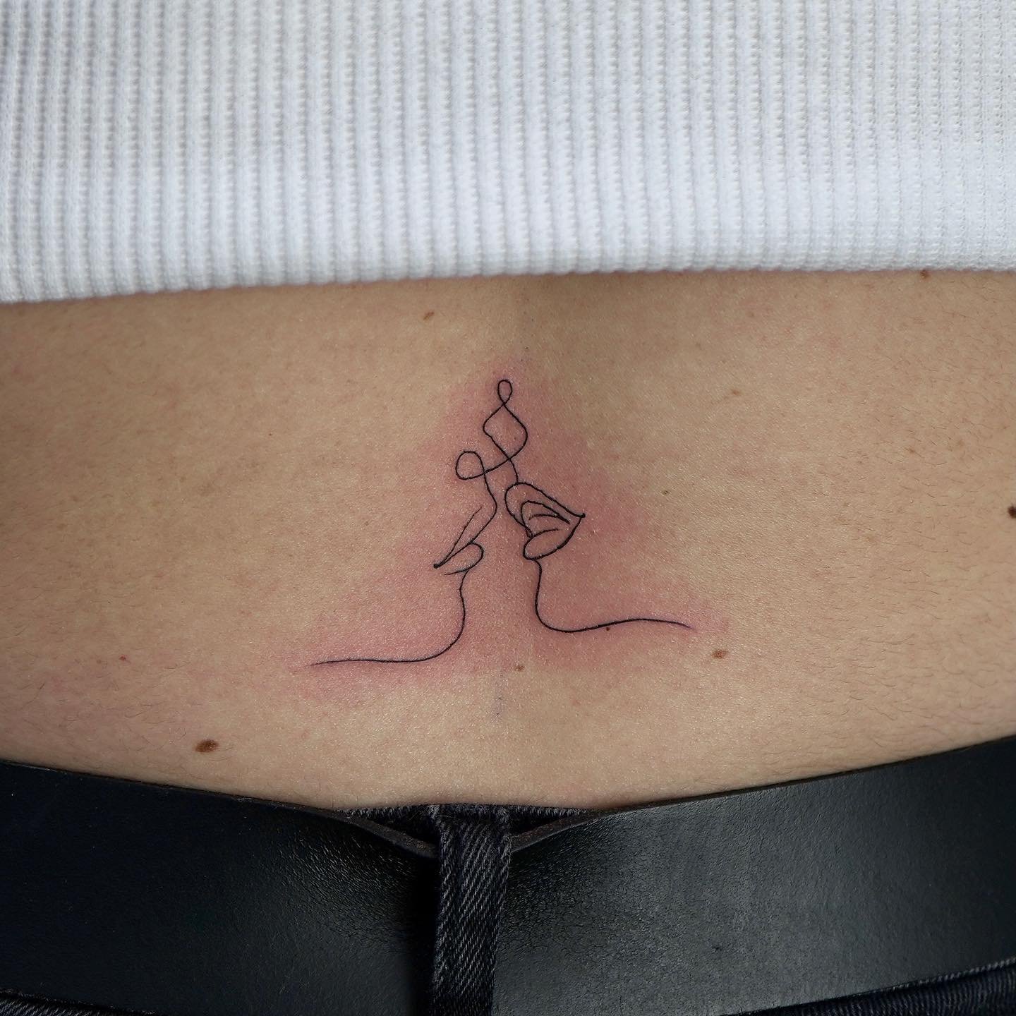 Tatuaje de matching en antebrazo, línea fina Sinkply Madrid