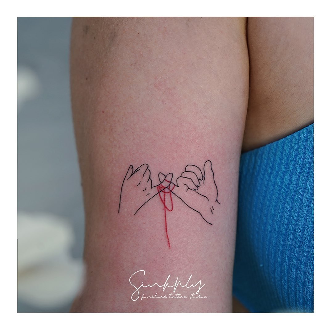 Tatuaje de matching en antebrazo, línea fina Sinkply Madrid