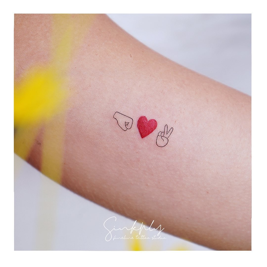 Tatuaje de matching en antebrazo, línea fina Sinkply Madrid