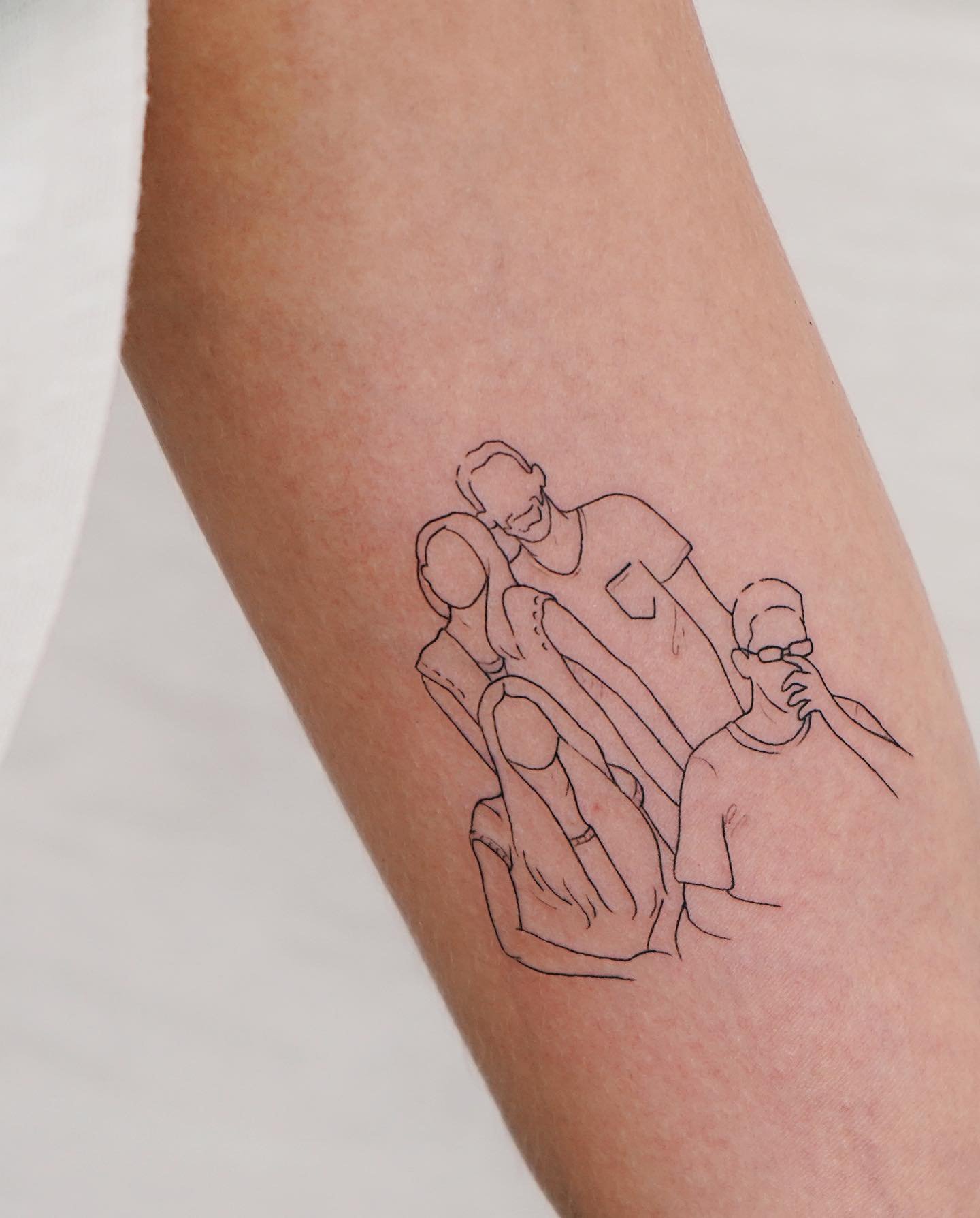 Tatuaje de matching en antebrazo, línea fina Sinkply Madrid