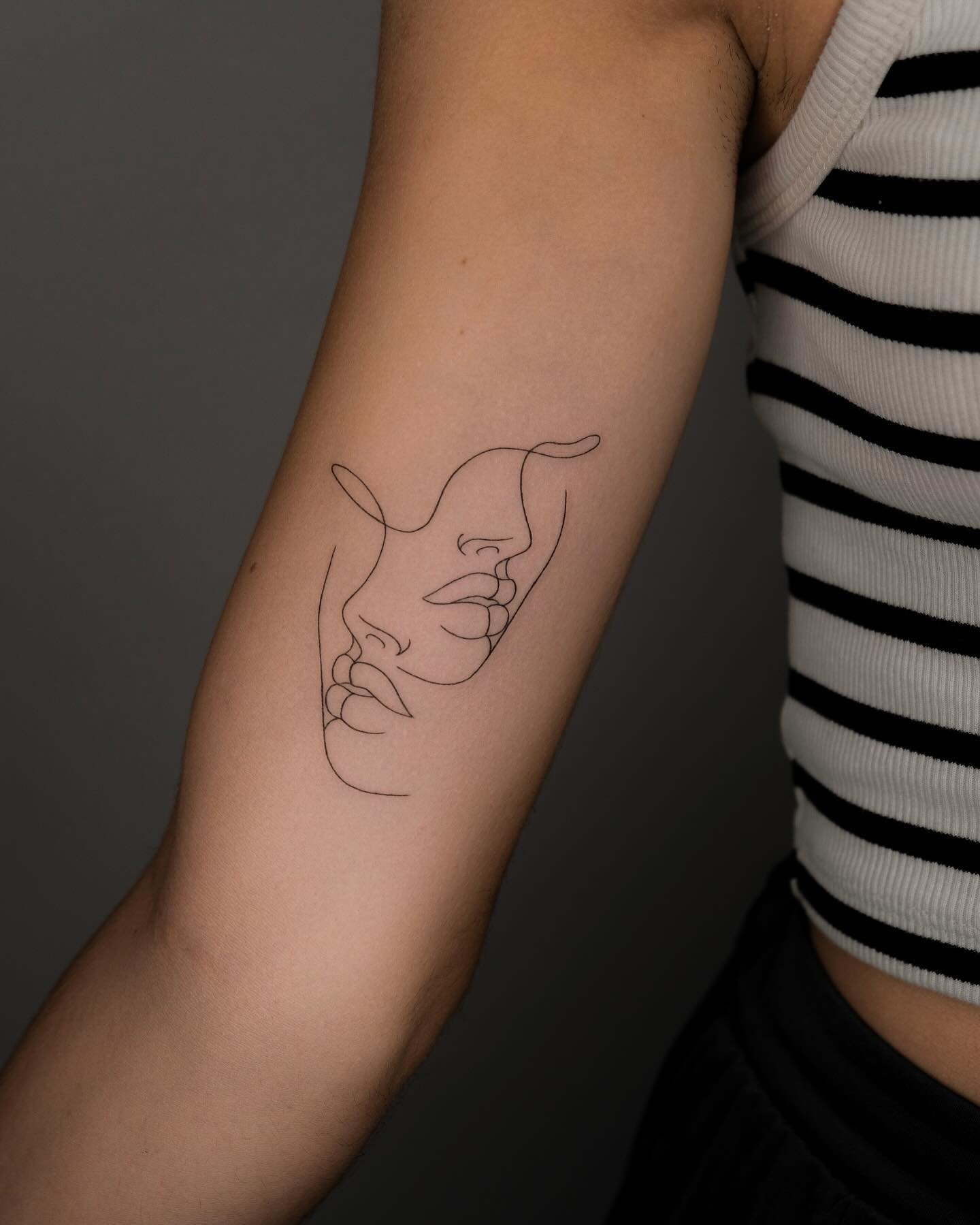 Tatuaje de matching en antebrazo, línea fina Sinkply Madrid