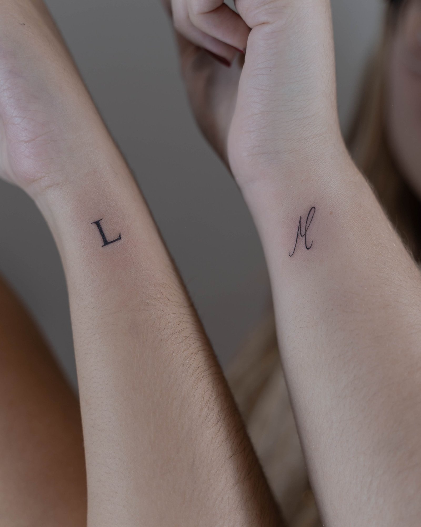 Tatuaje de matching en antebrazo, línea fina Sinkply Madrid