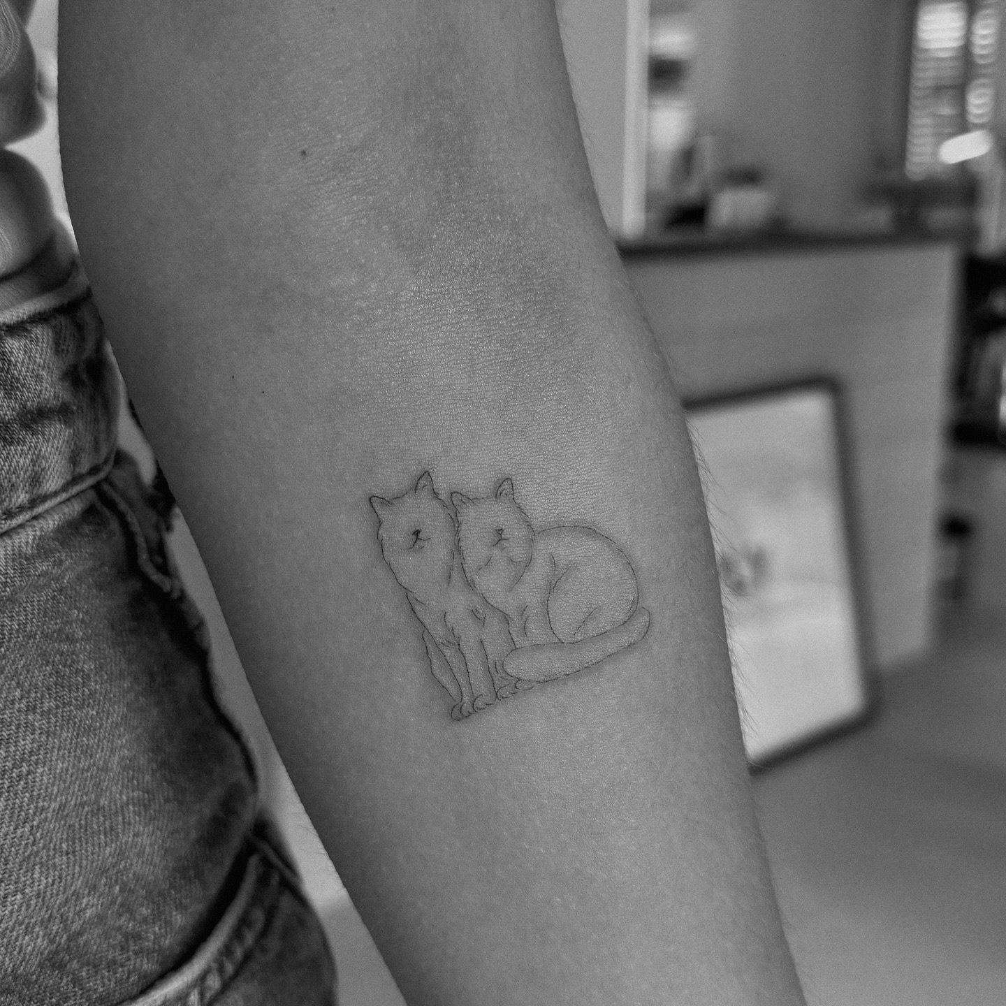 Tatuaje de matching en antebrazo, línea fina Sinkply Madrid