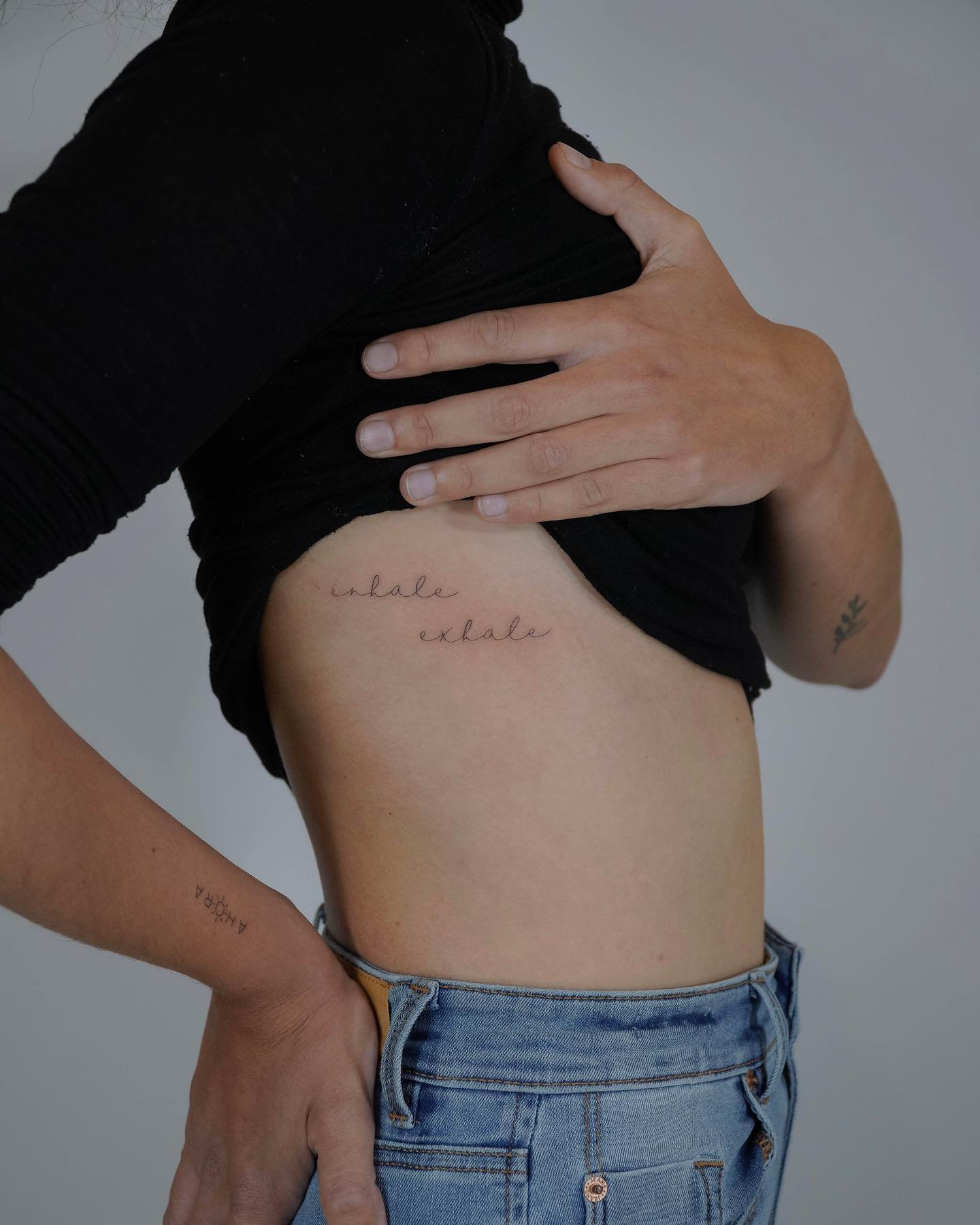 Tatuaje de matching en brazo, línea fina Sinkply Madrid