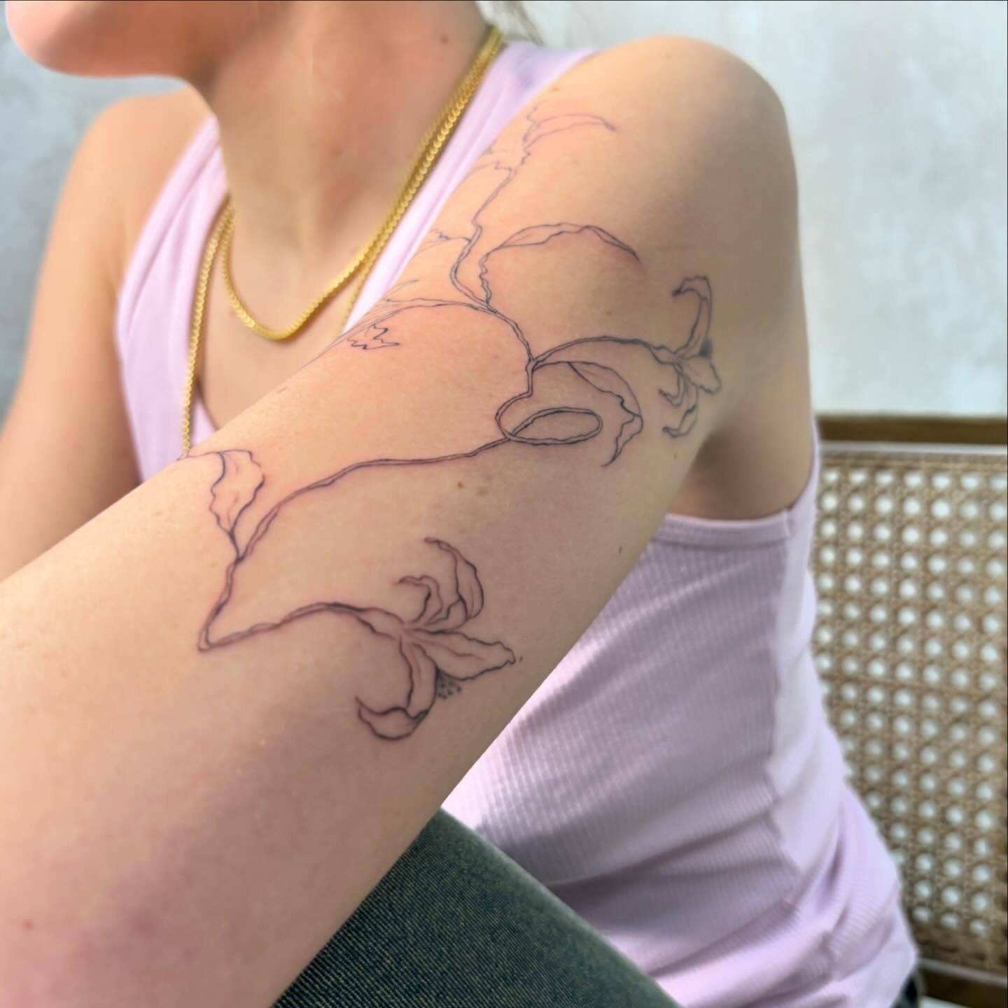 Tatuaje de matching en brazo, línea fina Sinkply Madrid