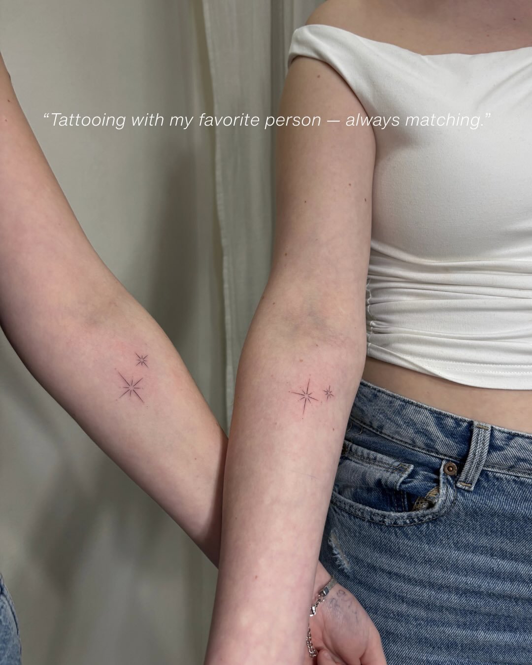 Tatuaje de matching en brazo, línea fina Sinkply Madrid