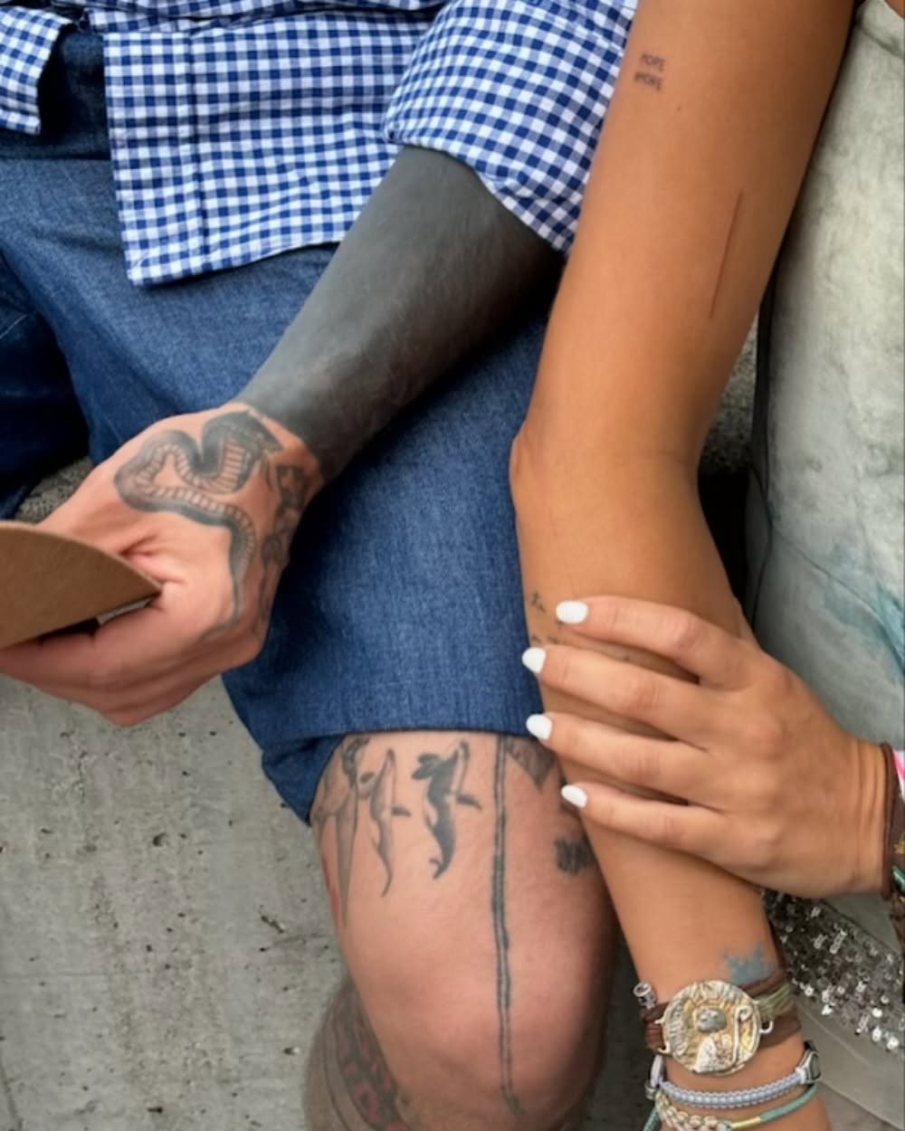 Tatuaje de matching en brazo, línea fina Sinkply Madrid