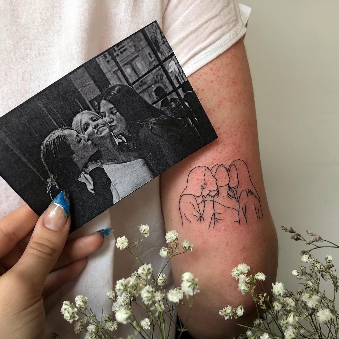 Tatuaje de matching en brazo, línea fina Sinkply Madrid