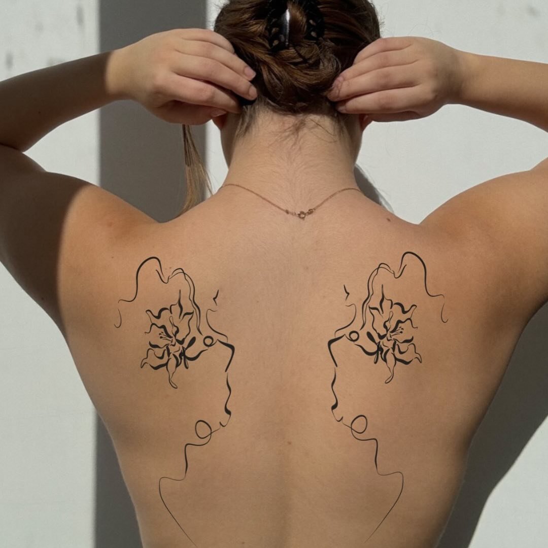 Tatuaje de matching en espalda, línea fina Sinkply Madrid