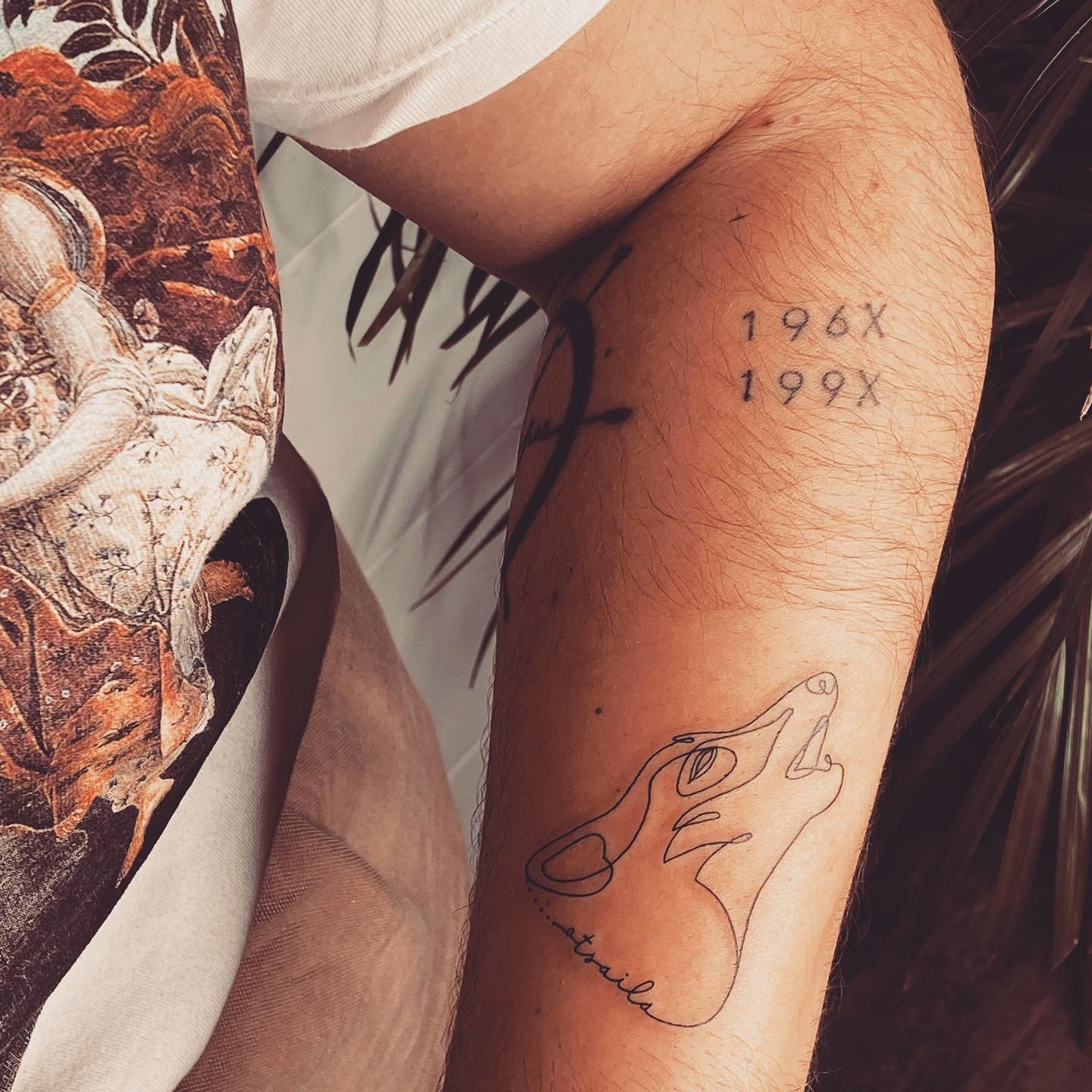 Tatuaje de matching en mano, línea fina Sinkply Madrid