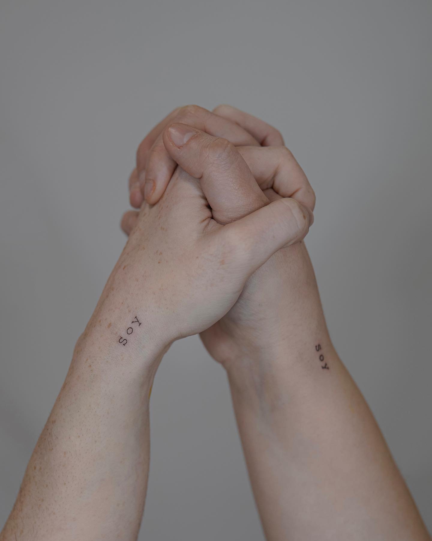 Tatuaje de matching en muneca, línea fina Sinkply Madrid