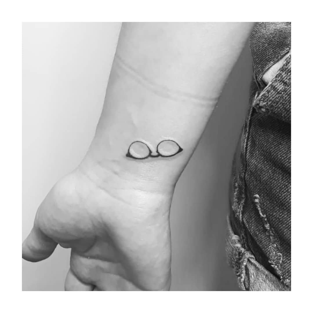 Tatuaje de matching en muneca, línea fina Sinkply Madrid