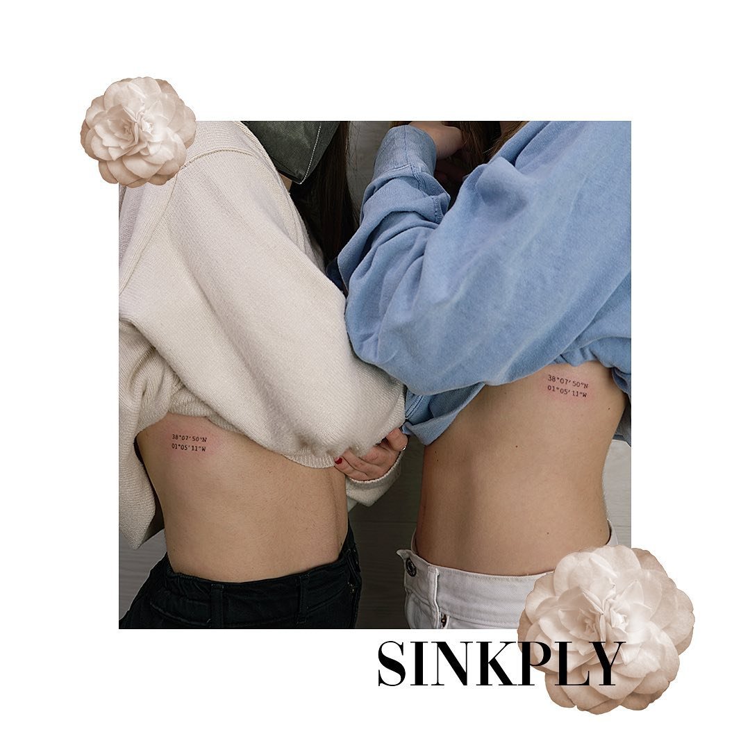 Tatuaje de matching en muslo, línea fina Sinkply Madrid