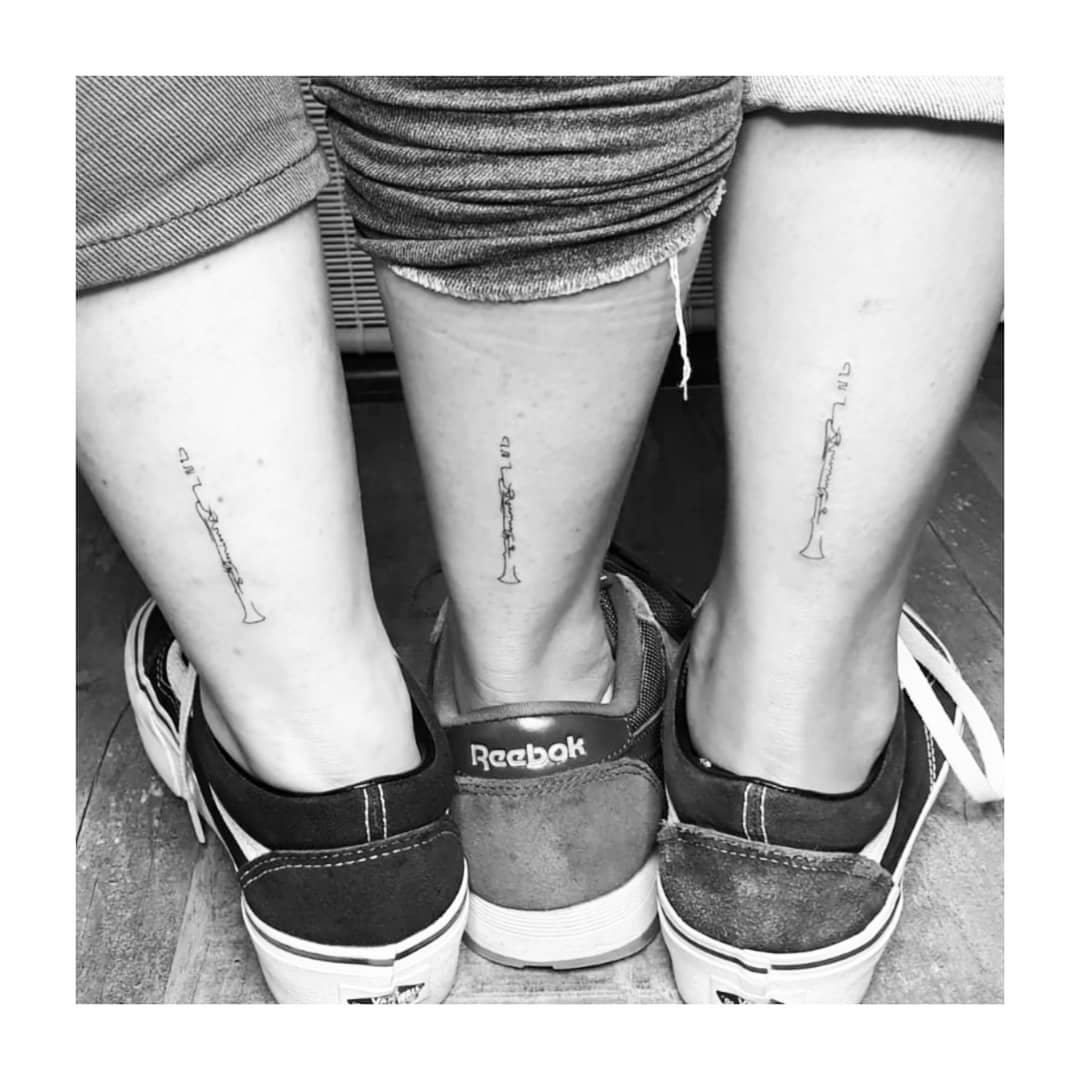 Tatuaje de matching en pie, línea fina Sinkply Madrid