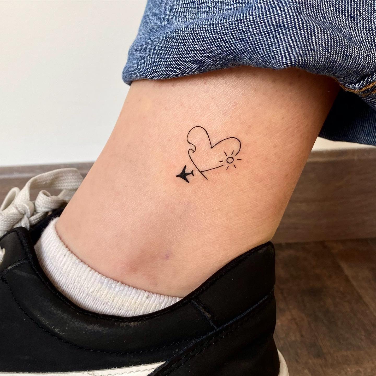 Tatuaje de matching en pie, línea fina Sinkply Madrid