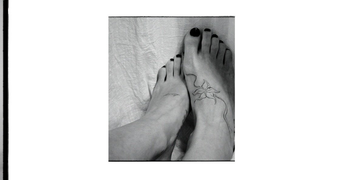 Tatuaje de matching en pie, línea fina Sinkply Madrid