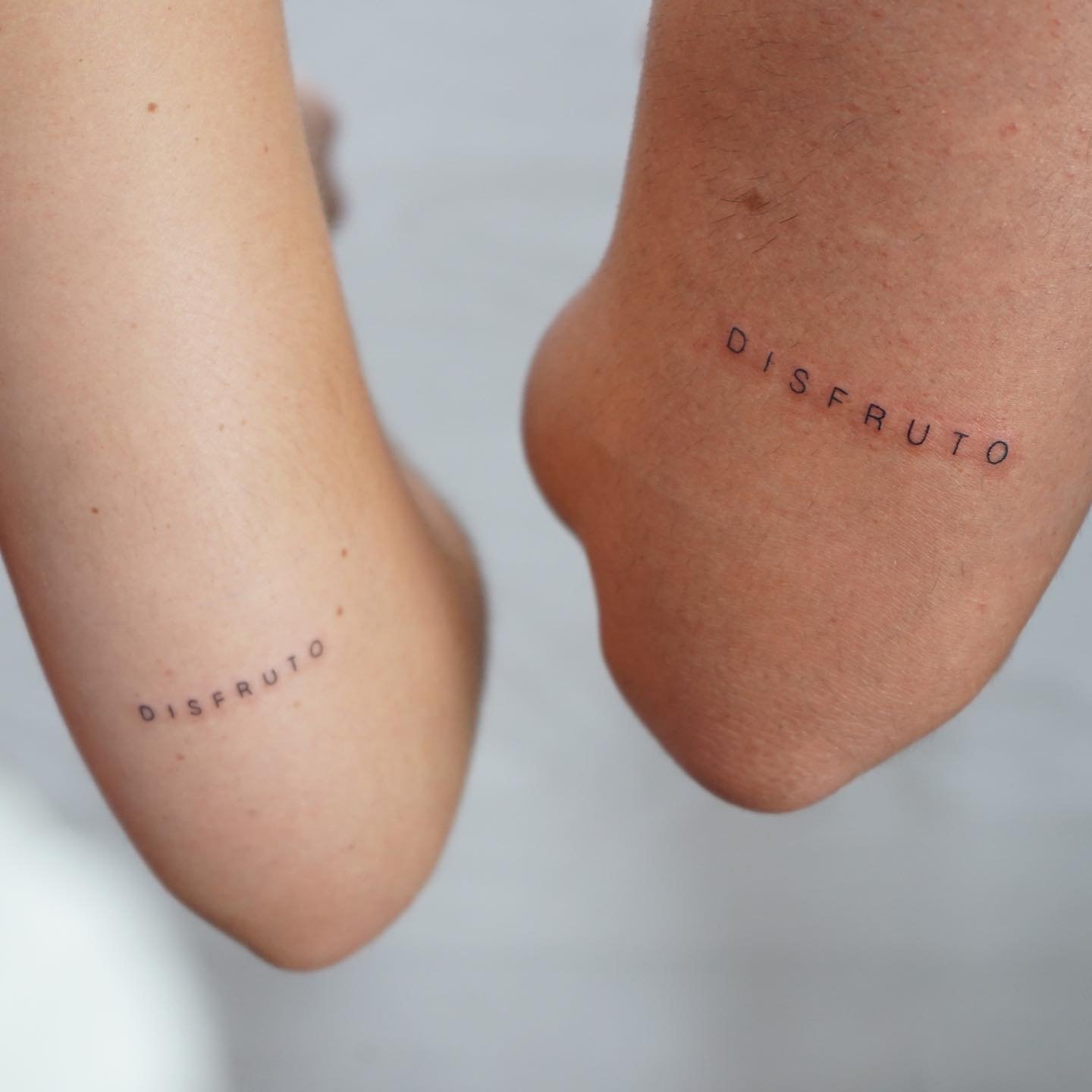 Tatuaje de matching en pie, línea fina Sinkply Madrid
