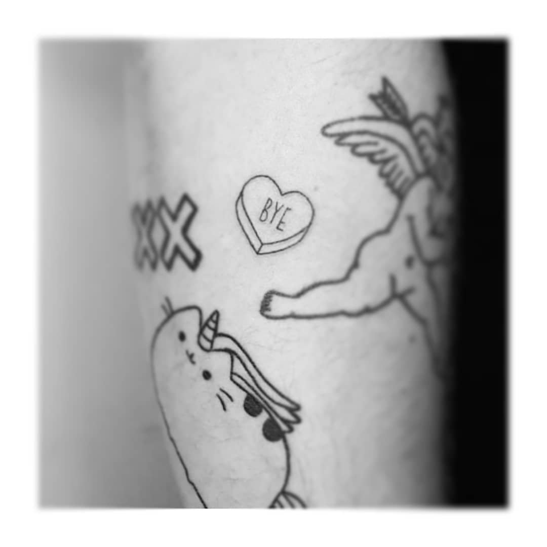 Tatuaje de matching en pierna, línea fina Sinkply Madrid