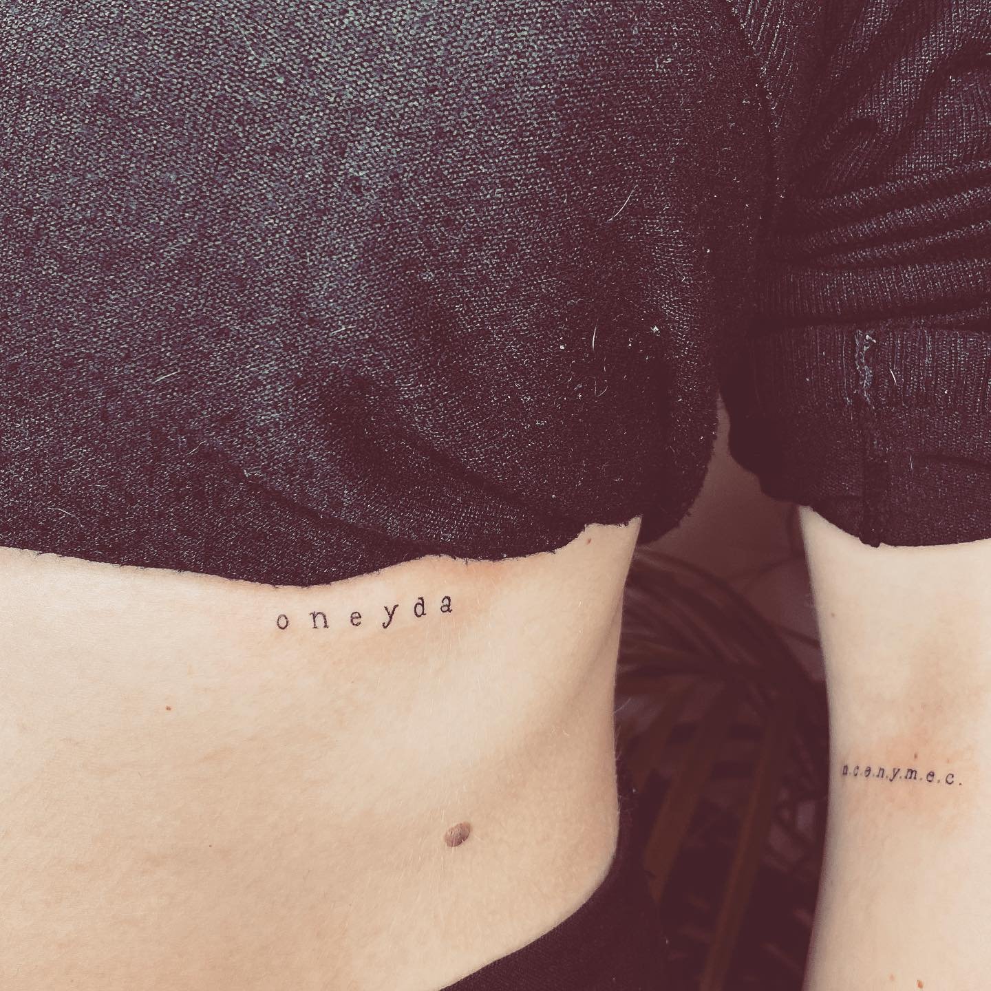 Tatuaje de matching en pierna, línea fina Sinkply Madrid