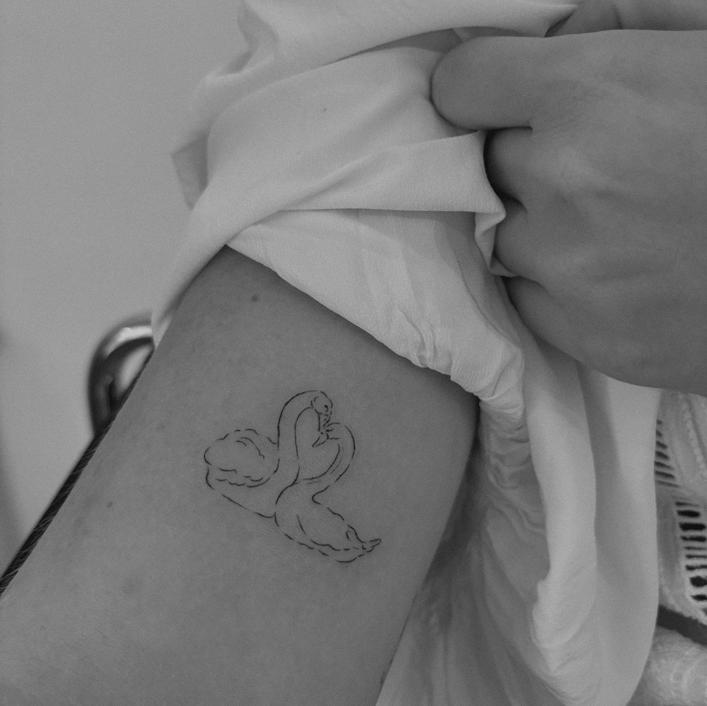 Tatuaje de ornamental en antebrazo, línea fina Sinkply Madrid