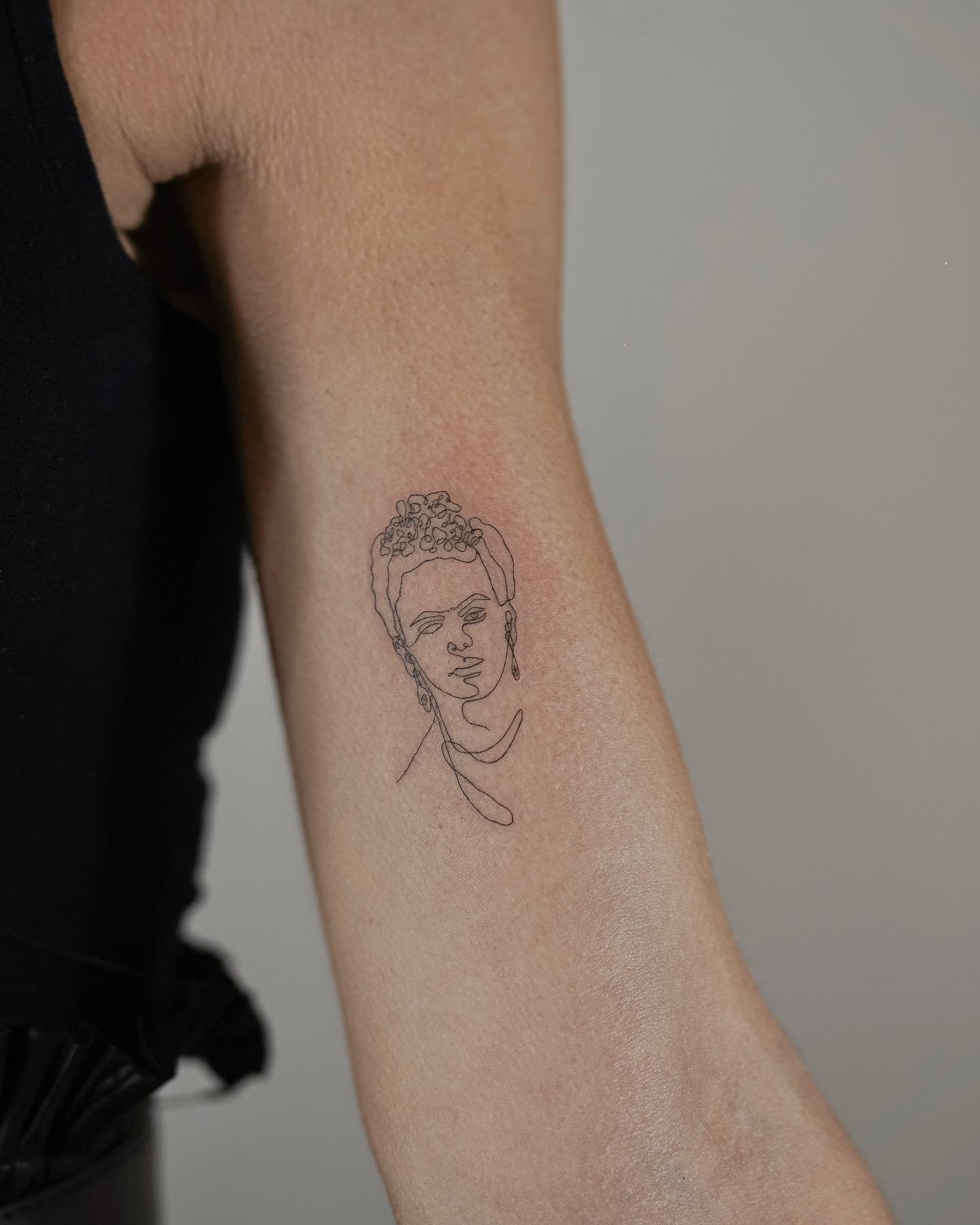 Fineline-Tattoo · Ornamental · Unterarm · Sinkply Zürich