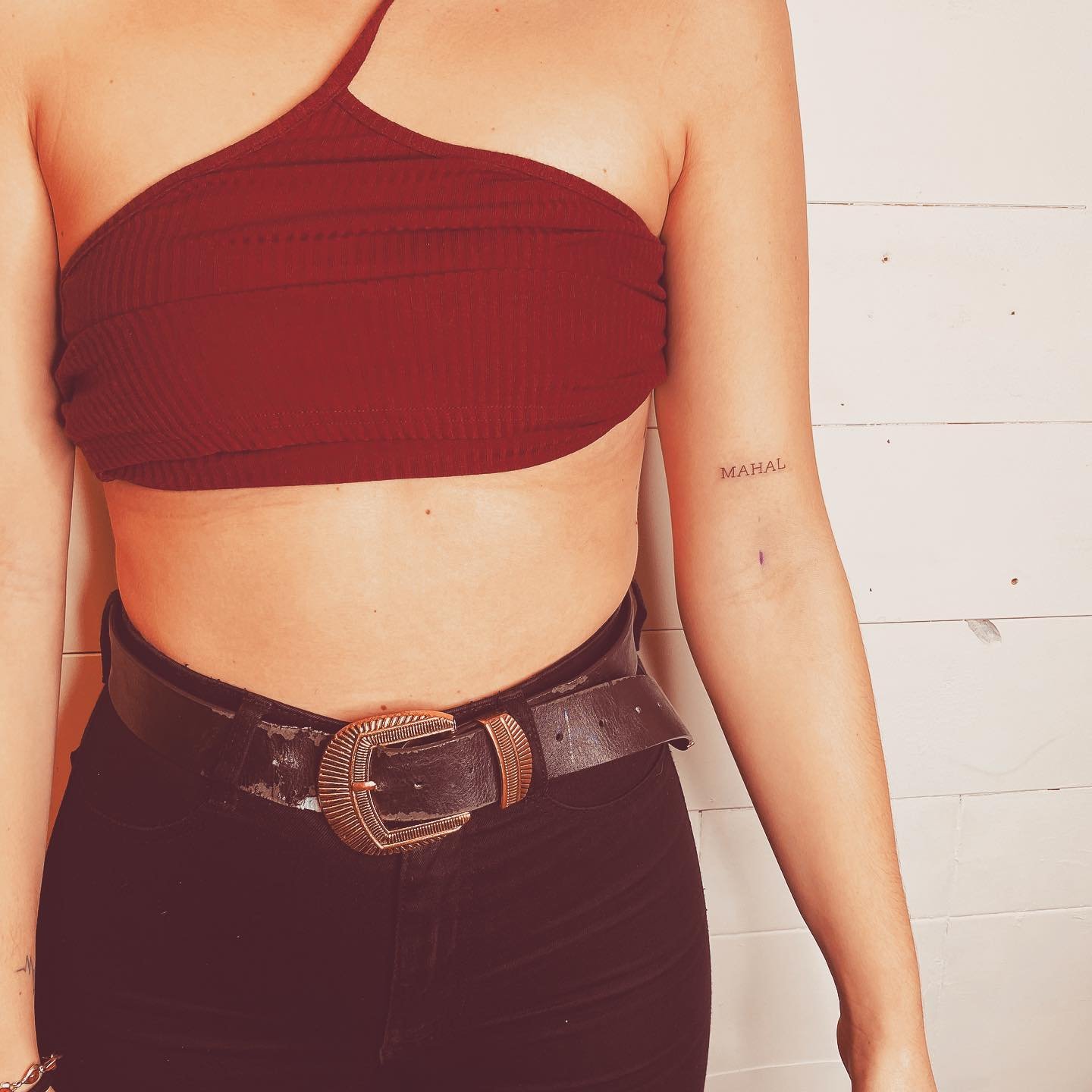 Tatuaje de ornamental en brazo, línea fina Sinkply Madrid